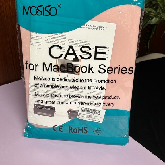 MOSISO Laptop protector Compatible with MacBook. 12 inch with Retine Display - Picture 2 of 10